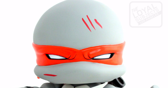 Teenage Mutant Ninja Turtles “Battle Damaged” Leonardo Jumbo Vinyl Figure by The Loyal Subjects.png