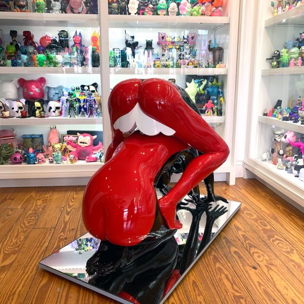 ladylips.jpg ladylips.jpg