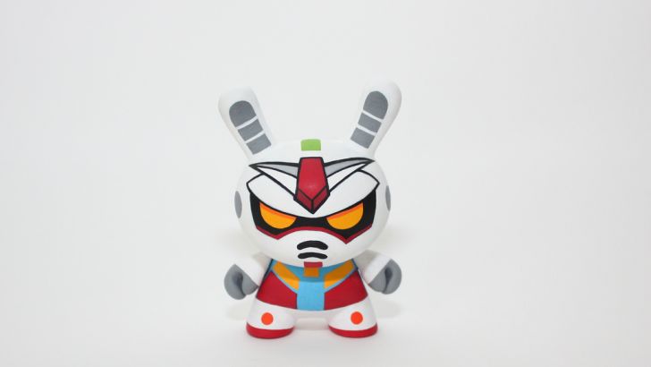 Custom Gundam Dunny by WuzOne RX-78