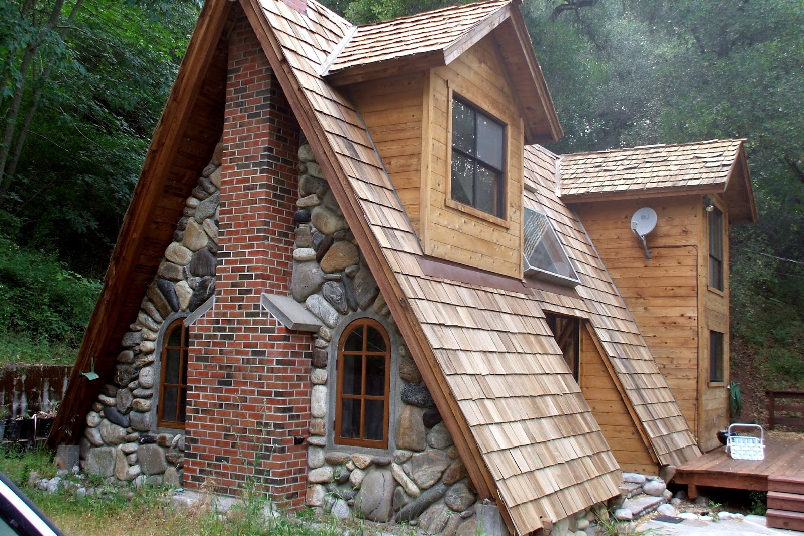 So Triangle Houses Are Cool  Photo Gallery Clutter Magazine